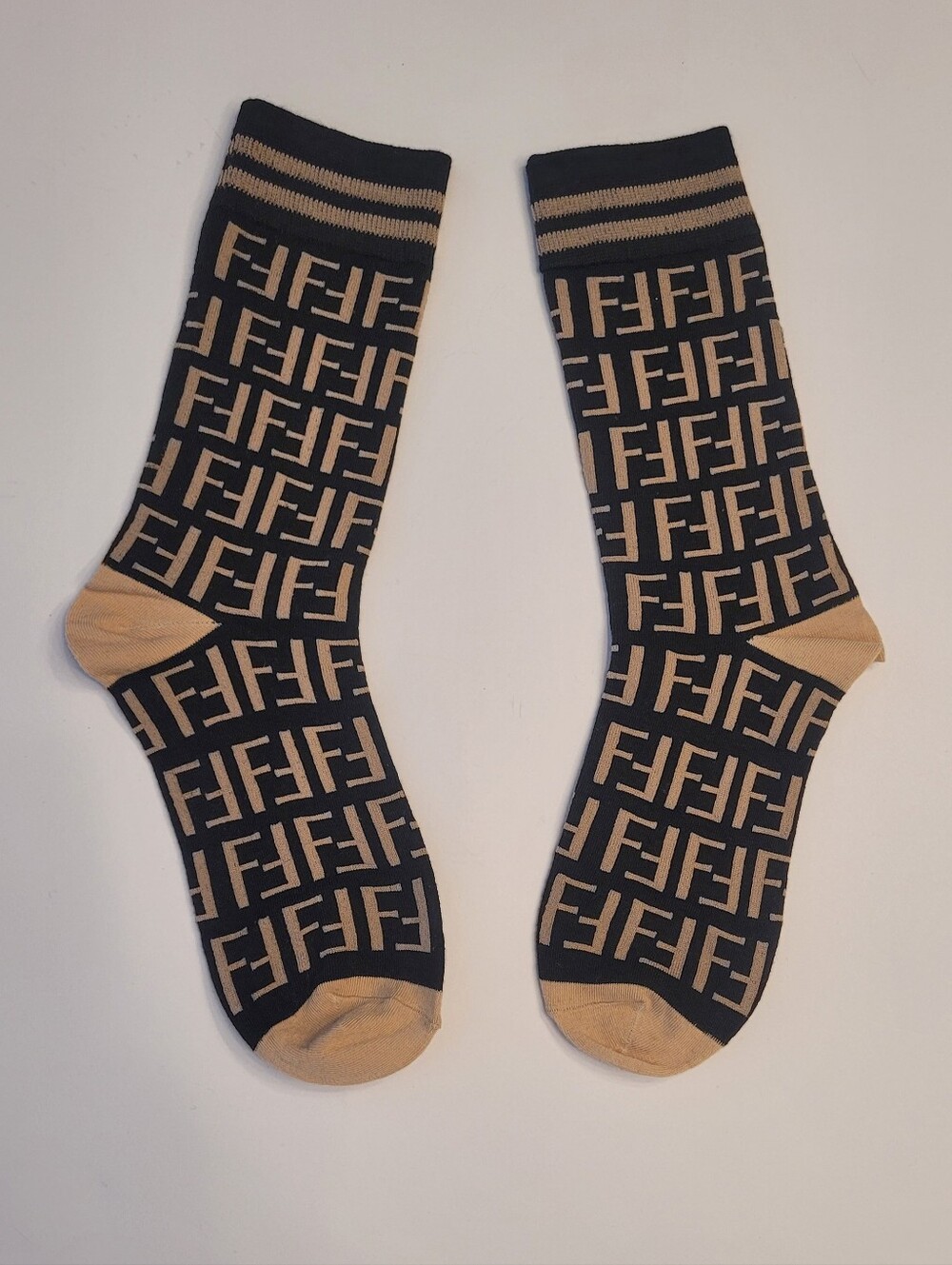 ✨️FENDI 🇮🇹 ROMA 🧦CREW SOCKS✨️